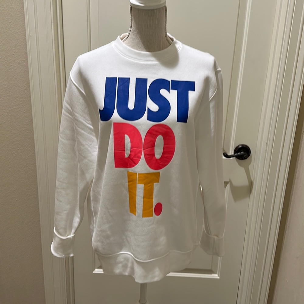 Nike White Sweat Shirt Brand Néw with Tags